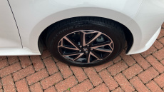 Toyota Yaris 1.5 Hybrid Design 5dr CVT Hybrid Hatchback